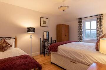 Фото номера Дом с 3 спальнями Дома для отпуска Salmons Leap Sneem Village Kerry г. Сним 44