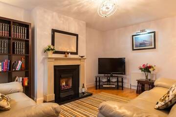 Фото номера Дом с 3 спальнями Дома для отпуска Salmons Leap Sneem Village Kerry г. Сним 26